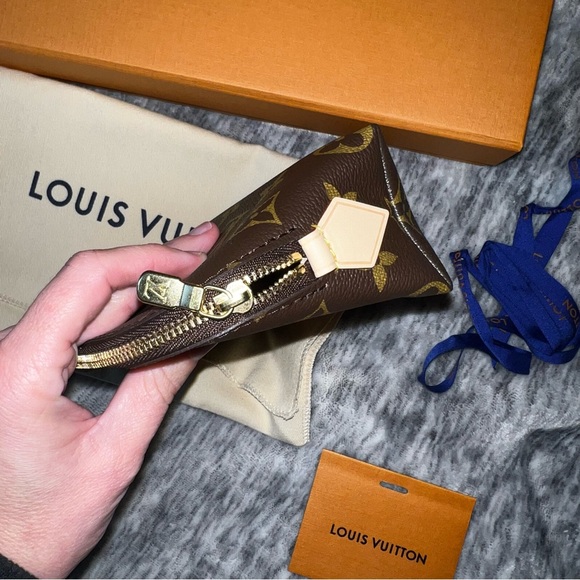 LOUIS VUITTON MONOGRAM COSMETIC POUCH MAKEUP BAG - Picture 6 of 7